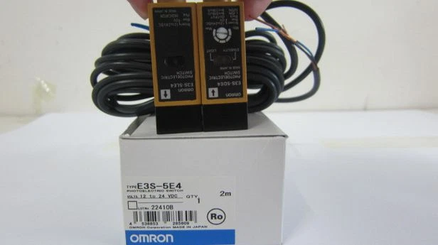 New In Box New Omron photoelectric switch E3S-5E4 - Image 1 of 1