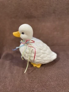Pre Owned Stunning Glazed Ceramic Medium Duck Figurine W/Yellow Beak & Feet - Picture 1 of 5