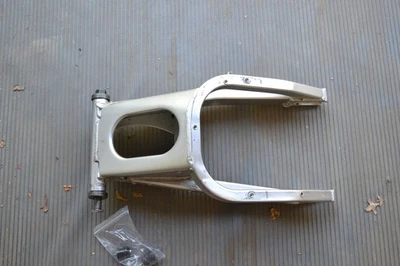 1998-1999 Yamaha YZF-R1 Rear Swingarm Swing Arm OEM 4XV-22110-01-00 98-99 Foto 1 de 4