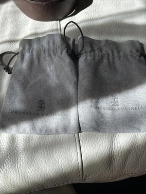 2 件 BRUNELLO CUCINELLI 中号防尘袋 7 英寸 x 11 灰色 — 第 1/4 张图片