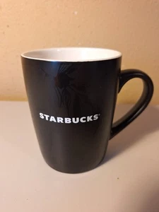 Taza Starbucks negra floral grabada y texto blanco 10 0z 2020 - Imagen 1 de 4