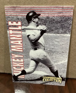 MICKEY MANTLE 1997 KENNER STARTING LINEUP CARD COOPERSTOWN COLLECTION - YANKEES - Picture 1 of 2