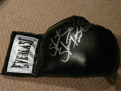 Showtime Shawn Porter signed Black Everlast Boxing Glove  - Image 1 of 2