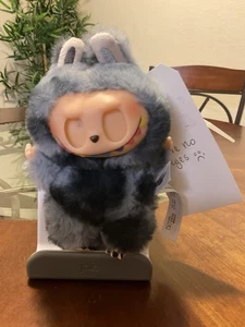 AS IS grau Labubu mit Regenbogenzähnen Plüschpuppe PopMart ohne Augen siehe Beschreibung - Bild 1 von 12