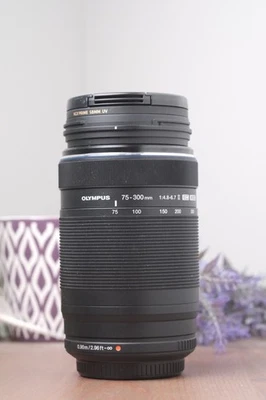 Olympus Digital 75-300mm f4.8-6.7 II ED MSC M.Zuiko AF Zoom Lens - Micro 4/3 - Image 1 of 4