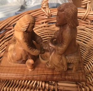 Vintage Olive Wood Hand Carved Jesus Washing Feet From Holy Land Wooden 6" x 5" - Picture 1 of 5