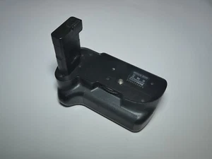 Meike MK-D5100 Professional Vertical Battery Grip For Nikon D5100 Camera - Picture 1 of 6