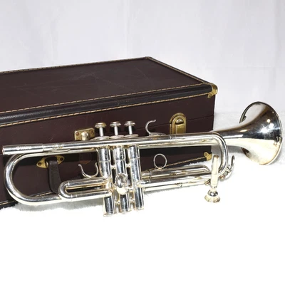 YAMAHA YTR-732 Silber Trompete M Bohrung Gelb Messing Glocke Gebraucht mit... - Bild 1 von 4