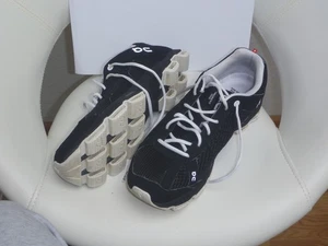 ON "Cloudster"Turnschuh, Freizeitschuh, Gr.: 41, schwarz, Top-Zustand - Bild 1 von 10