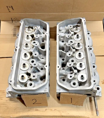 Par de culatas Ford Thunderbird Super Coupe XR7 89-93 E9SE-6090-D7A Foto 1 de 4