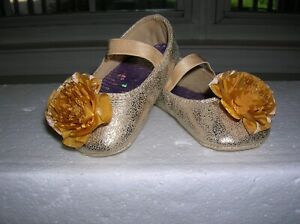 NEW GIRLS ❤ BABY DEER ❤ SIZE 2 ❤ GOLD SPARKLE DRESS CRAWLING STAGE SHOES ❤FLOWER