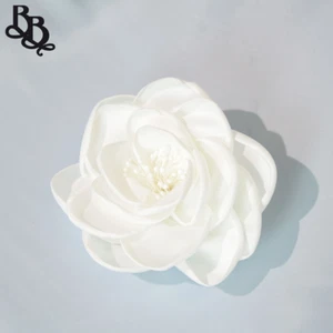 FL10 White Floral Headpiece - Picture 1 of 2