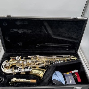 Saxofón alto Yamaha YAS-23 con estuche - Imagen 1 de 16