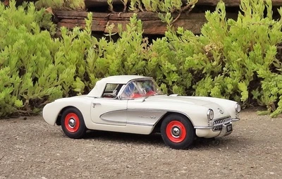 Chevrolet Corvette 1957 Danbury Franklin como nuevo 1:24 modelo clásico americano raro 18 Foto 1 de 4