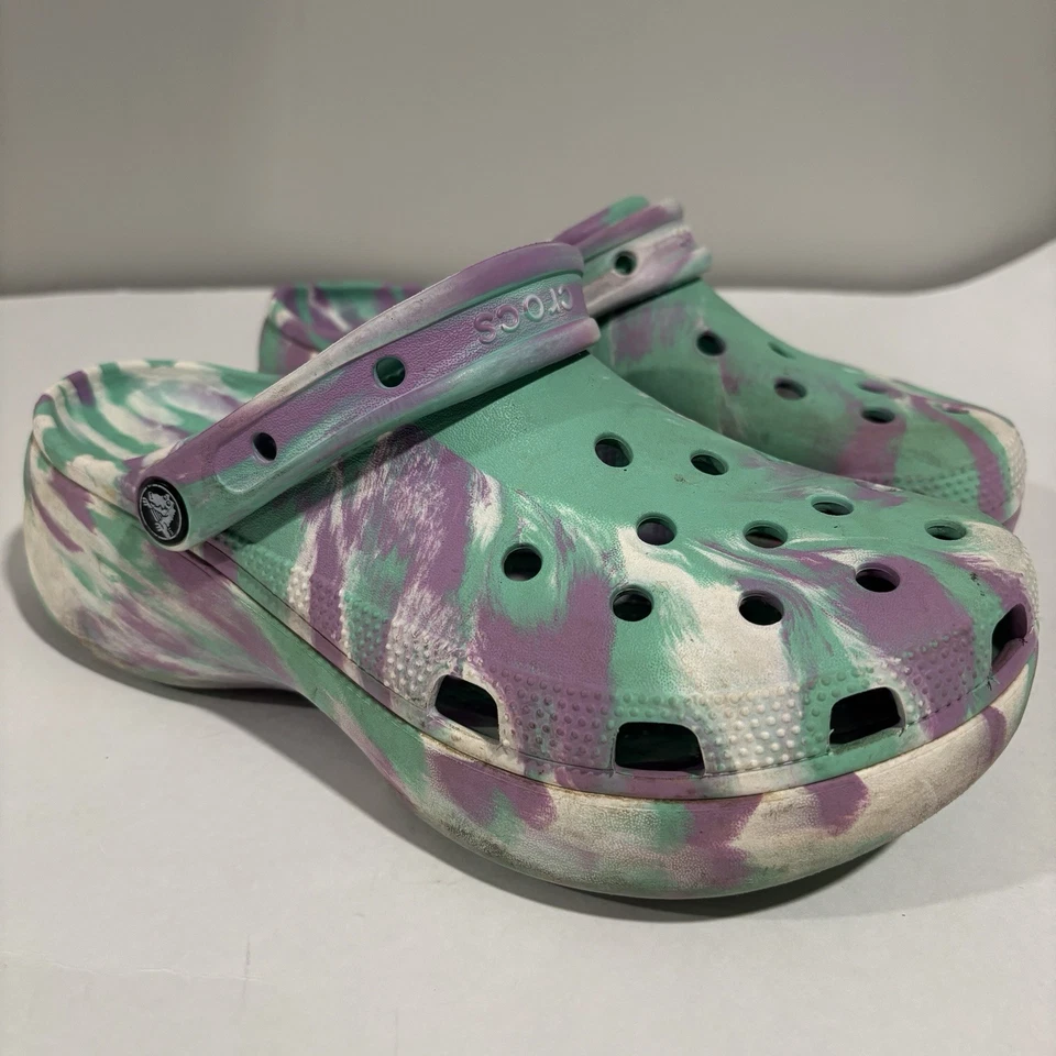 Zueco Crocs para mujer 10 jaspeado verde azulado púrpura zapato sin cordones plataforma de playa Foto 1 de 4