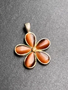 Small Brown Moonglow Plastic Cab Flower w Tiny Orange Rhinestone Center Silverto - Picture 1 of 6