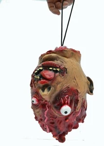 Accesorios de Halloween de tamaño natural Scary Walking Dead Zombie Podrida Cabeza Colgante - Imagen 1 de 8