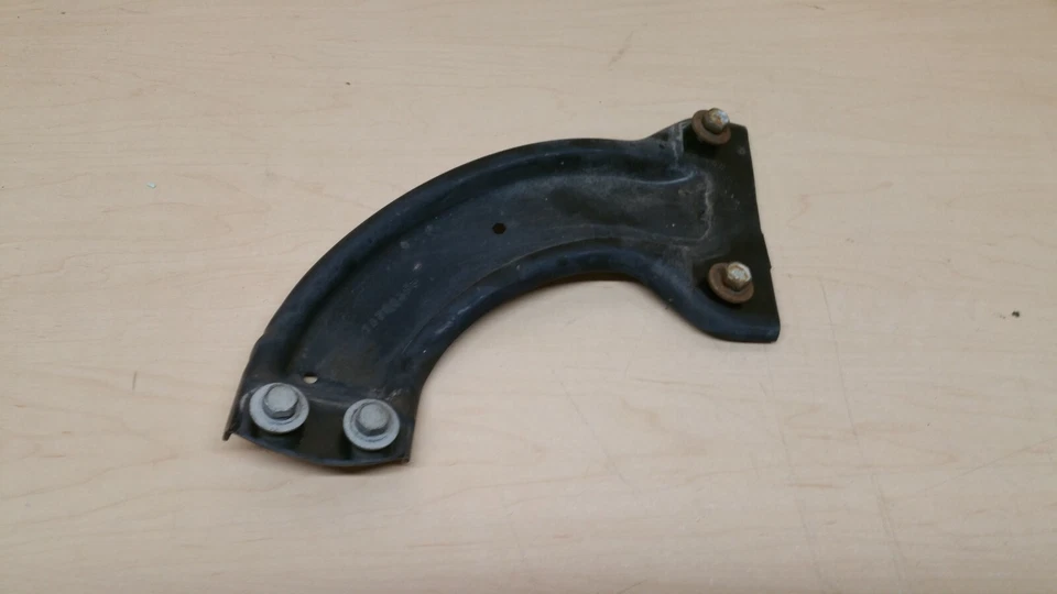 Chevrolet Tahoe/GMC Yukon 2000-2006 soporte guardabarros lado del conductor 15709453 Foto 1 de 1