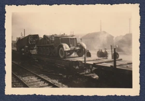 Photo WWII SdKfz half chain railway loading original photo approx. 9 cm x 6 cm - Picture 1 of 2