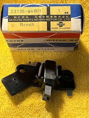 OE Nissan Alternator Brush Set w/Holder for 200SX, 310, Sentra, Pulsar Foto 1 de 3