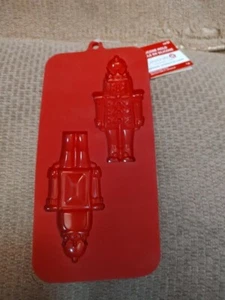 Celebrate IT! ~ RED SILICONE HOLIDAY NUTCRACKER CANDY/COOKIE MOLD #603687 - New - Picture 1 of 4