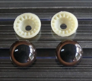 OURS REPARATION : 1 PAIRE D'YEUX BRUN FONCE SYNTHETIQUE DIAMETRE 17 m/m - GLOREX - Photo 1/1