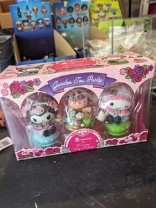 Tokidoki x Kuromi & My Melody Garden Tea🍵 Party Special Edition 2 Pack NIB 🌹 - Picture 1 of 10