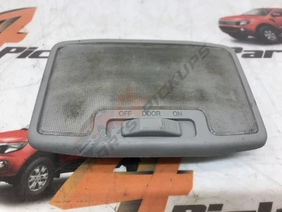 Luz de cortesía interior Isuzu Rodeo Denver Max 2006-2012 Foto 1 de 4