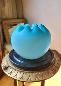 Vintage Aqua Blue Ombre Satin Cased Ruffle Edge Hand Blown Rose Bowl Vase - Picture 1 of 6