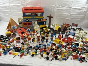 Großes Vintage Konvolut Playmobil Figuren, Zubehör & mehr - Bild 1 von 13