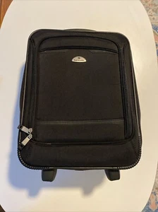 Samsonite Carry On Overnight Wheel Expansion Bag Size 18 x 12 x 8 - Picture 1 of 9