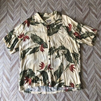 IOLANI Hawaiian Short Sleeve Button Down Shirt Size M. Made In Hawaii. - Image 1 of 4