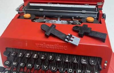 Olivetti Valentine Typewriter Rubber strap for case - Image 1 of 3
