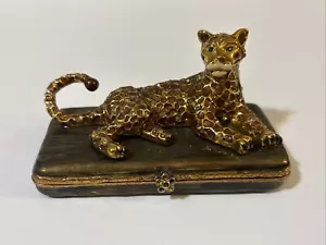 Jay Strongwater Hinged Trinket Box of Laying Leopard or Cheetah - Picture 1 of 6