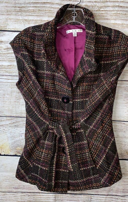 Chaleco CAbi Sm Mezcla de Lana a Cuadros Estilo Boucle Marrón y Ciruela 691 Corbata Frontal Foto 1 de 4