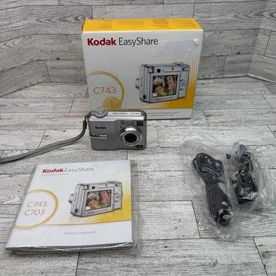 Kodak Easyshare C743 Silver 7.1MP Digital Camera Silver With Accessories Tested - Image 1 of 4