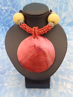 Beautiful Bohemian Red Mother Of Pearl Rund Pendant Ethnic Style Necklace - Image 1 of 4