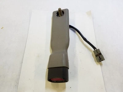 Hebilla de cinturón de seguridad delantero izquierdo gris | Se adapta a 05 06 07 Ford F250 F350 F450 F550 Foto 1 de 4