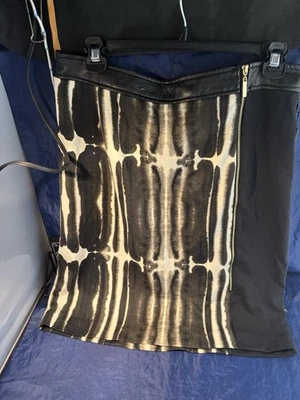 NWT Ivanka Trump Black & White Abstract Print Skirt Size 10 - Image 1 of 4