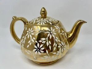 Vintage James Sadler Teapot Gold With White Daisies Flowers Vintage - Picture 1 of 12