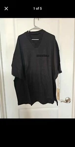 ESSENTIALS V NECK JET BLACK TEE NWT SIZE LARGE - Picture 1 of 5