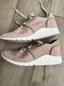 Gentle Souls by K Cole Raina Lite jogger Sneaker Comfort 7.5 Pink suede $179 - Picture 1 of 9