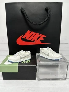 Nike SB Dunk Sneaker Keychain with Shoe Box 3D Gift/Charm High Quality - Picture 1 of 10