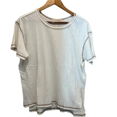 Camiseta relajada BY TOGETHER para mujer talla M crema/marrón costuras en contraste abertura lateral Foto 1 de 4