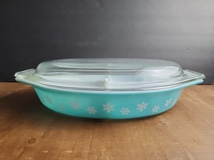 Cazuela dividida vintage Pyrex azul turquesa copo de nieve 1-1/2 cuarto con tapa - Imagen 1 de 20