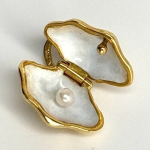 Tiffany & Co 18k Gold Clam Oyster Shell Pearl Charm Pendant 5.3 Grams - Picture 1 of 7