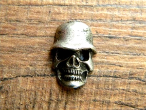 SKULL HELMET VEST PIN 1" x 3/4" LAPEL PIN BADGE MOTORCYCLE MC RIDER GOTHIC - Bild 1 von 3