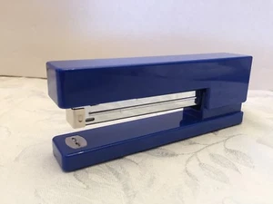 Schreibtisch Hefter von Cre8ted Space stilvoll elegant blau Qualität Bürobedarf Hefter - Bild 1 von 12