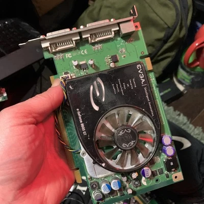 EVGA NVIDIA GeForce 8600 GT (256P2N751TR) 256MB GDDR3 SDRAM PCI Express x16... - Image 1 of 4