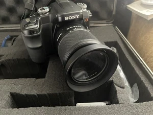 Sony A100 DSLR Camera 10.2MP With 2 Lenses, 2 Batteries, Charger, Cable And Bag - Picture 1 of 5